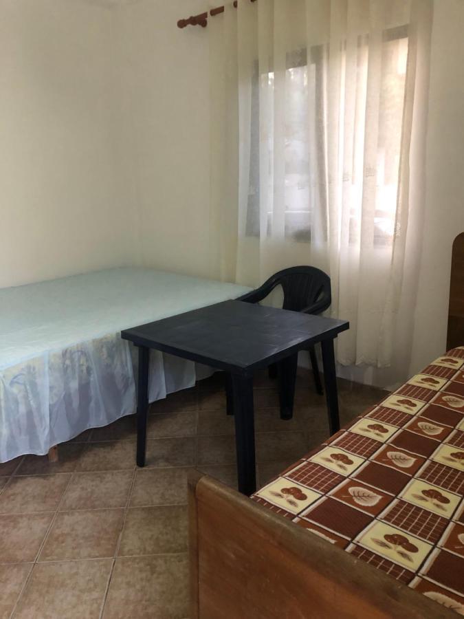 Rooms For Rent Durrës Eksteriør billede