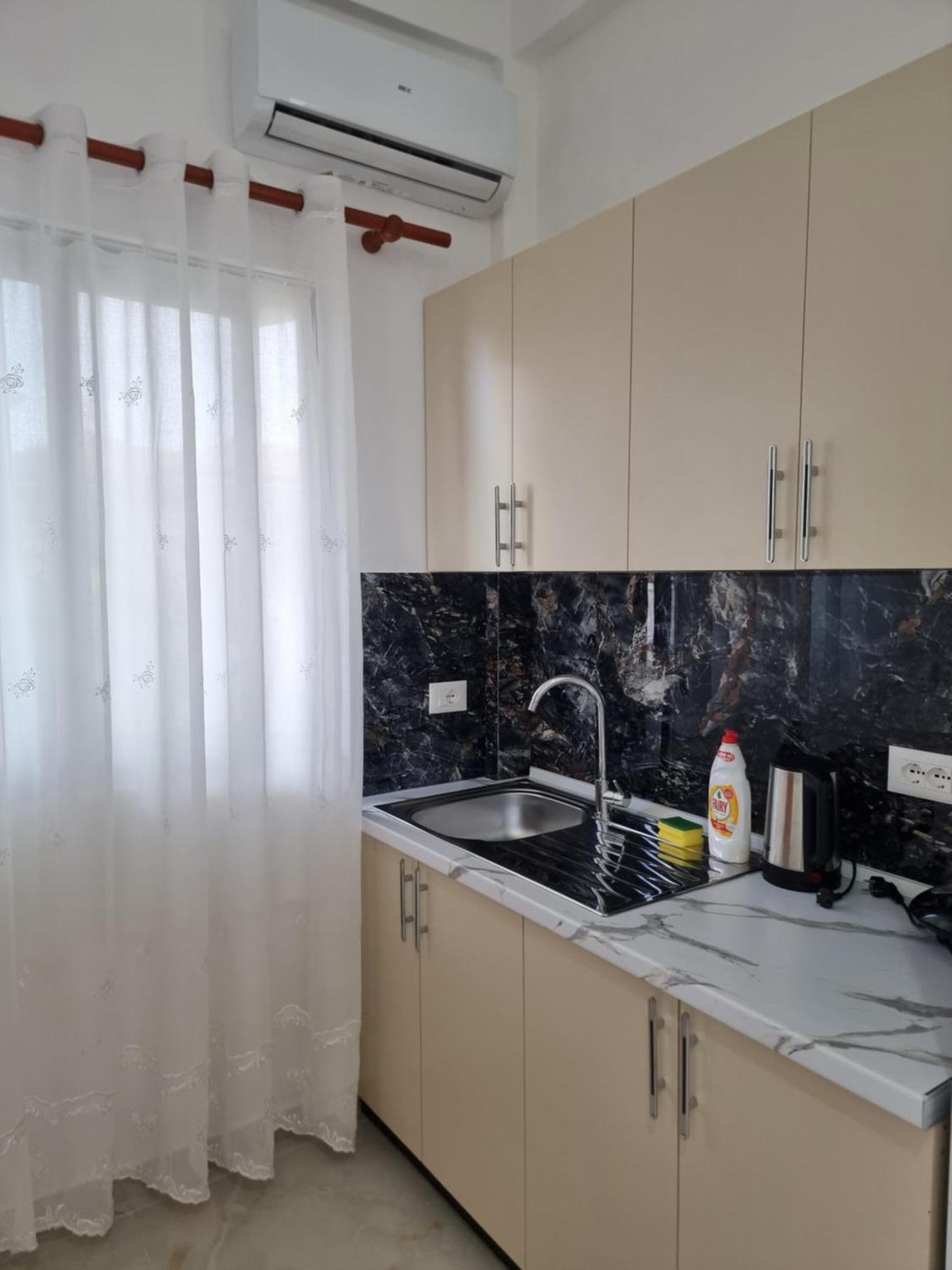 Rooms For Rent Durrës Eksteriør billede